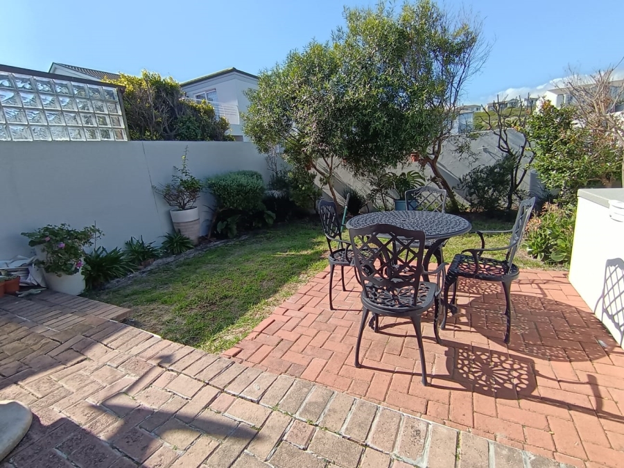 To Let 2 Bedroom Property for Rent in Big Bay Western Cape